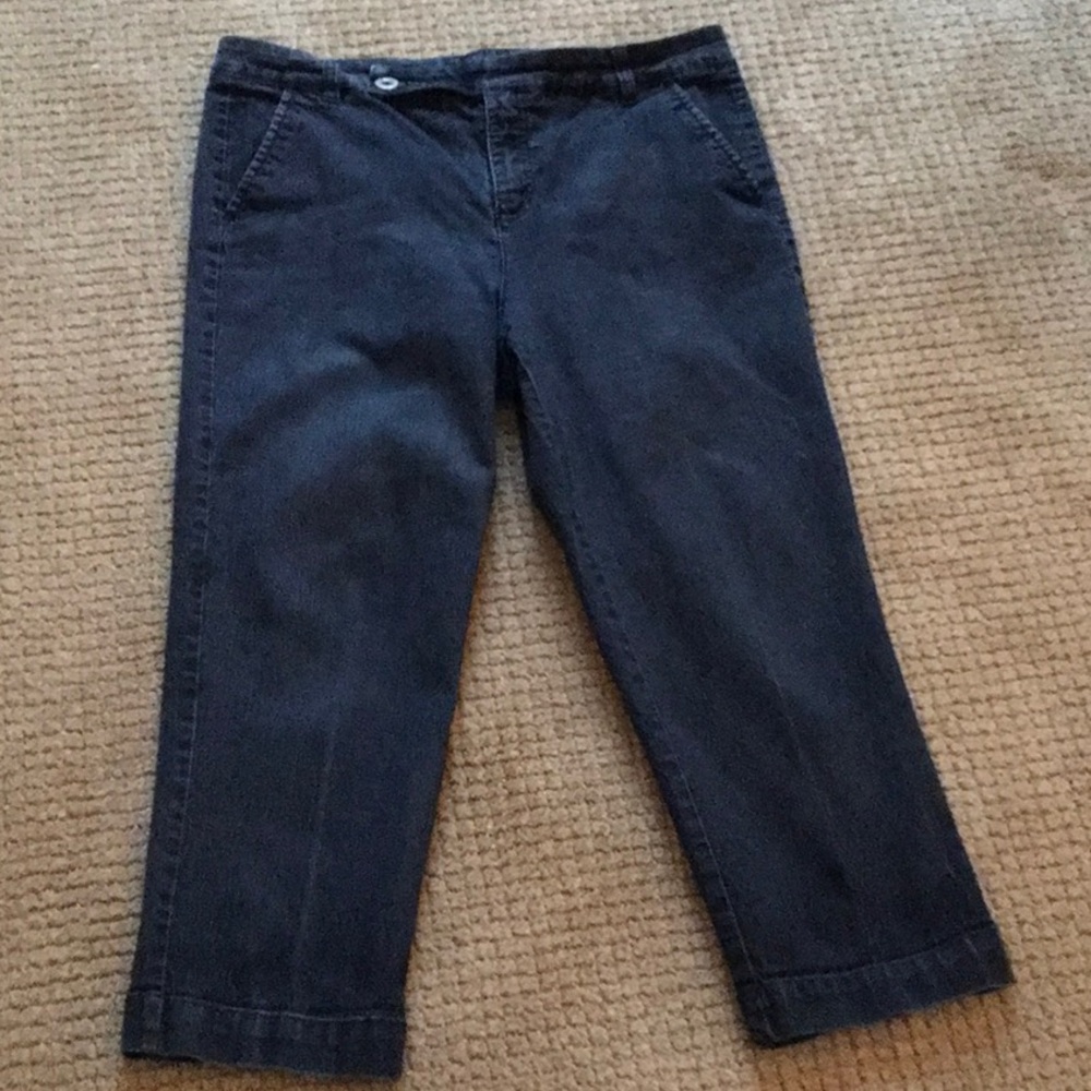 Ladies cropped jeans